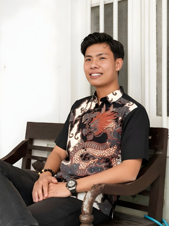 Laughing Naga Short Sleeve Batik